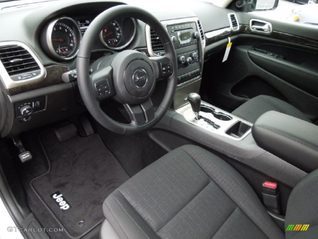 2013 Grand Cherokee Laredo - Bright Silver Metallic / Black photo #22