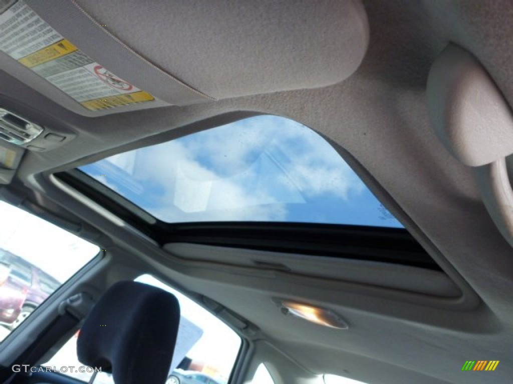 2003 Legacy L Sedan - Regatta Red Pearl / Gray photo #15