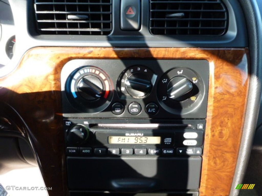 2003 Legacy L Sedan - Regatta Red Pearl / Gray photo #18