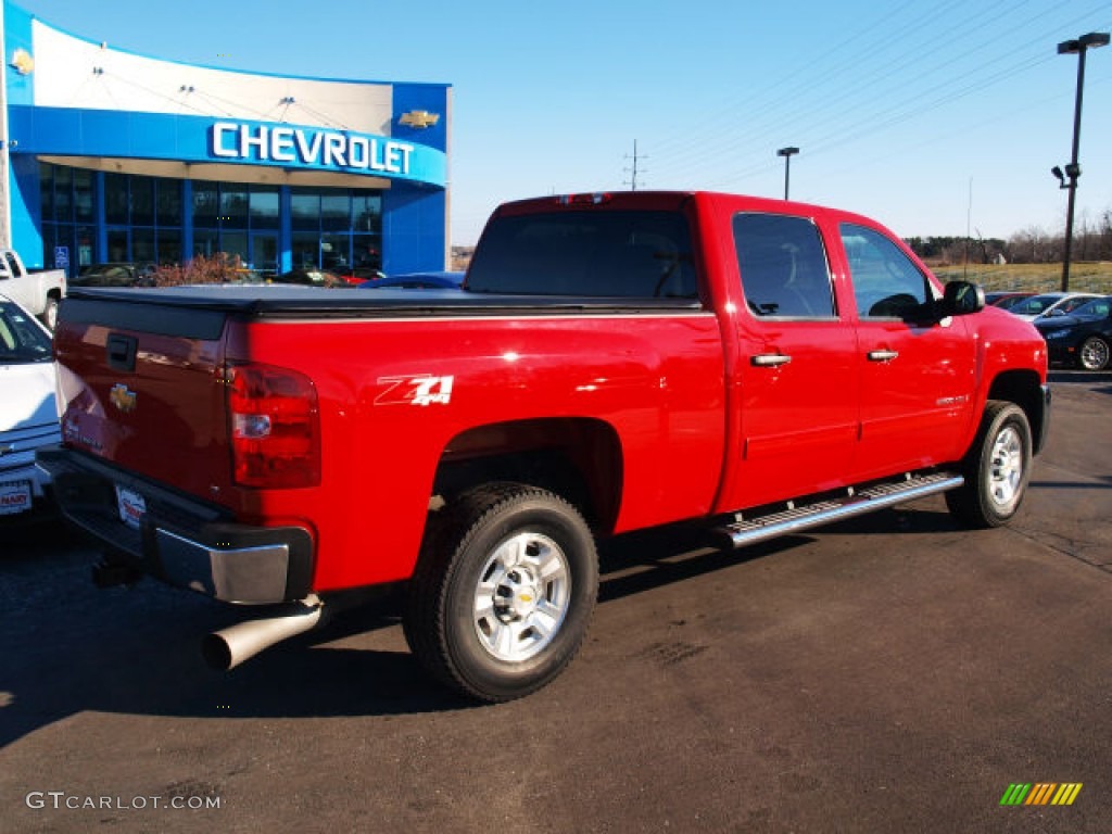 2009 Silverado 2500HD LT Crew Cab 4x4 - Victory Red / Light Titanium/Ebony photo #3