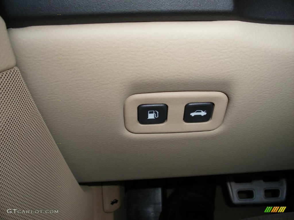 2012 Chevrolet Corvette Convertible Controls Photo #75532307