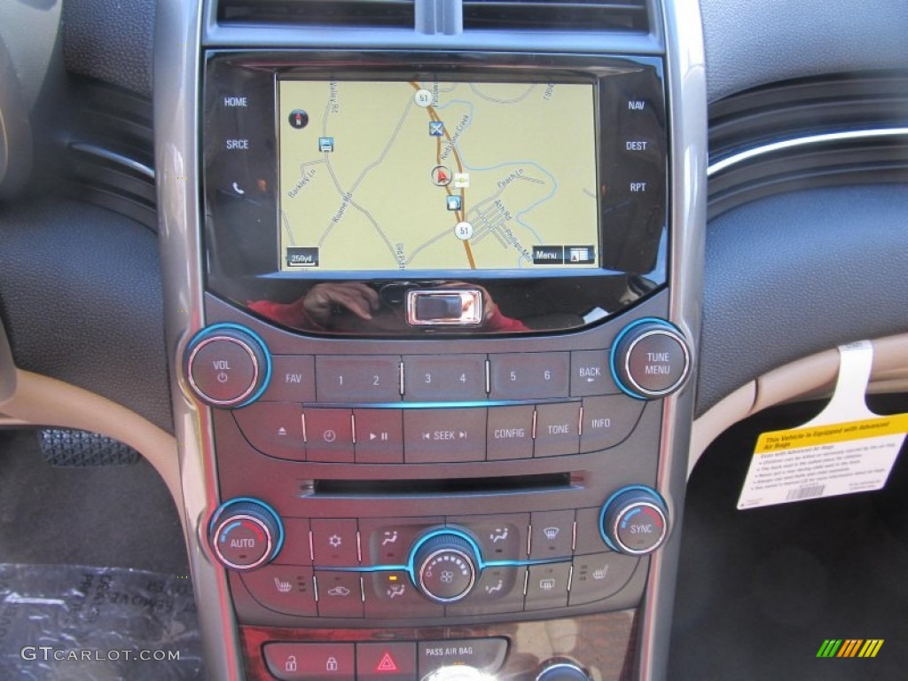 2013 Chevrolet Malibu ECO Navigation Photos