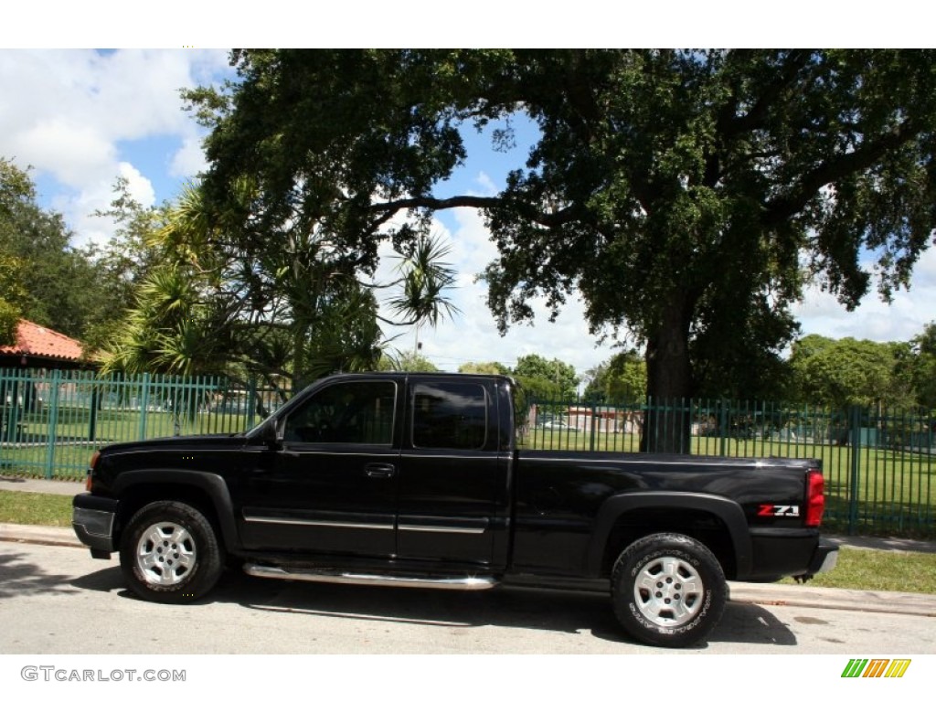 2004 Silverado 1500 LT Extended Cab 4x4 - Black / Dark Charcoal photo #4