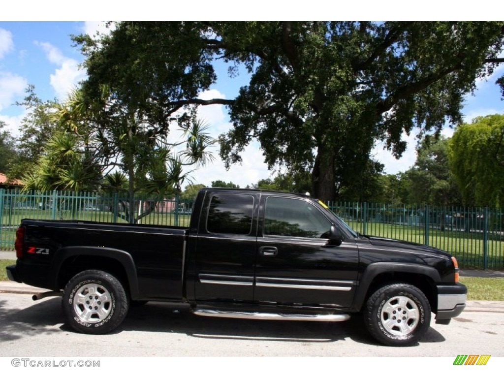 2004 Silverado 1500 LT Extended Cab 4x4 - Black / Dark Charcoal photo #11