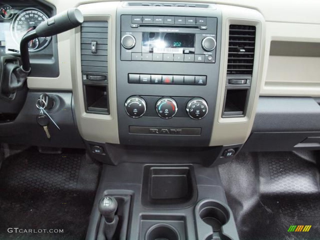 2012 Dodge Ram 2500 HD ST Regular Cab 4x4 Controls Photo #75538128