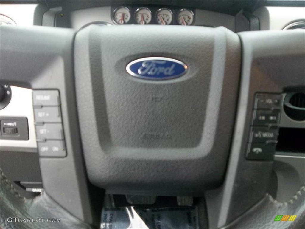 2010 F150 Lariat SuperCrew - Tuxedo Black / Black photo #16