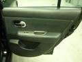 Super Black - Versa 1.8 S Hatchback Photo No. 18