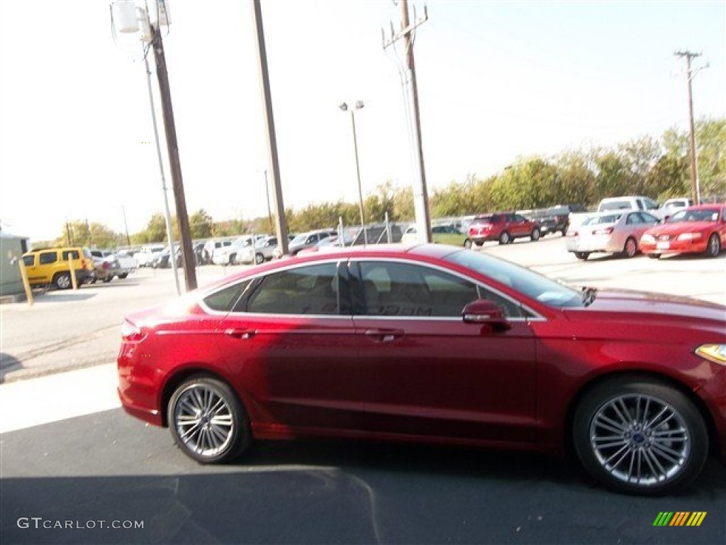 2013 Fusion SE 1.6 EcoBoost - Ruby Red Metallic / Dune photo #10