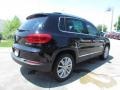 Deep Black Metallic - Tiguan SE Photo No. 2