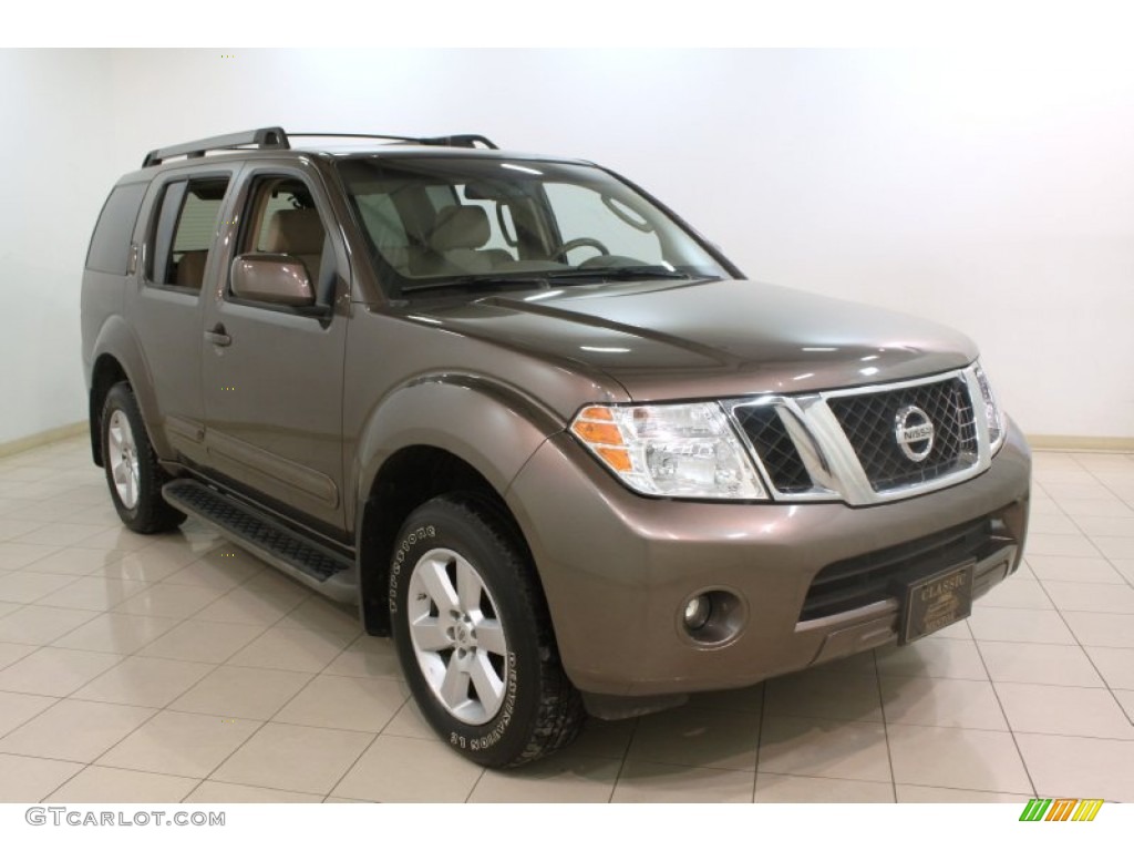 Mocha Nissan Pathfinder