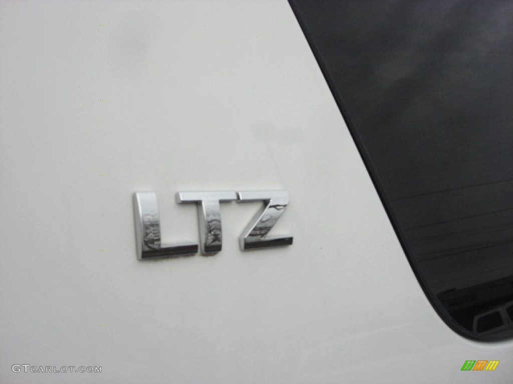 2007 Suburban 1500 LTZ 4x4 - Summit White / Light Titanium/Dark Titanium photo #27