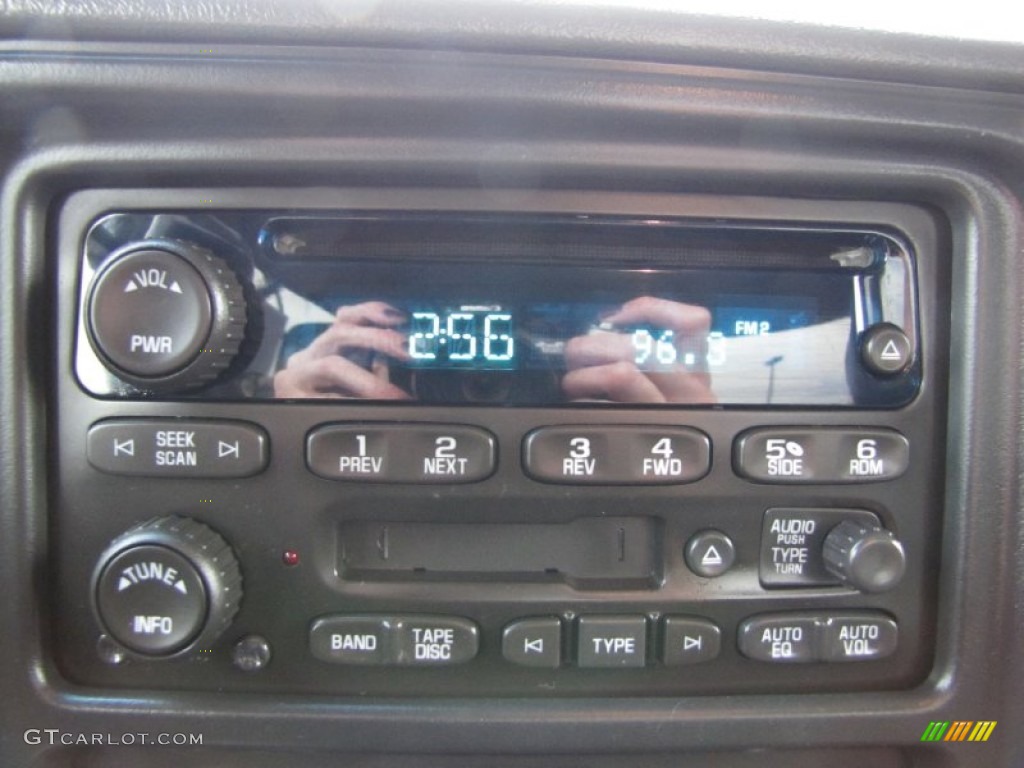 2005 Chevrolet Silverado 1500 Z71 Crew Cab 4x4 Audio System Photo #75552309