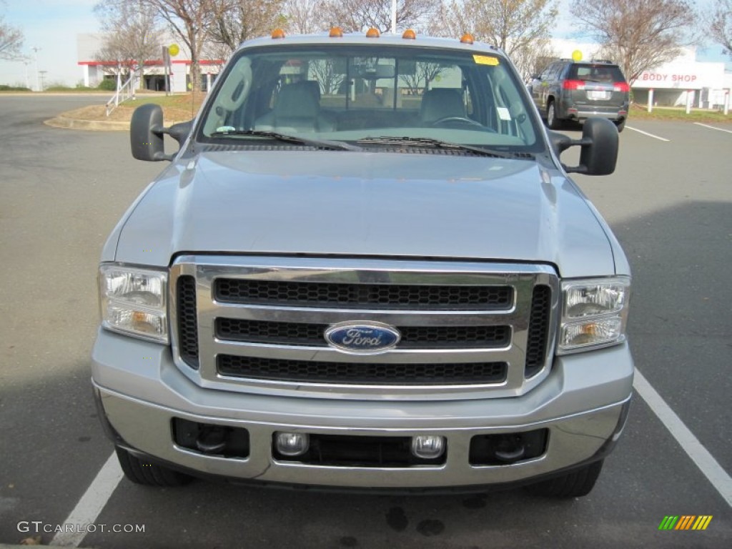2006 F250 Super Duty FX4 Crew Cab 4x4 - Dark Shadow Gray Metallic / Medium Flint photo #2