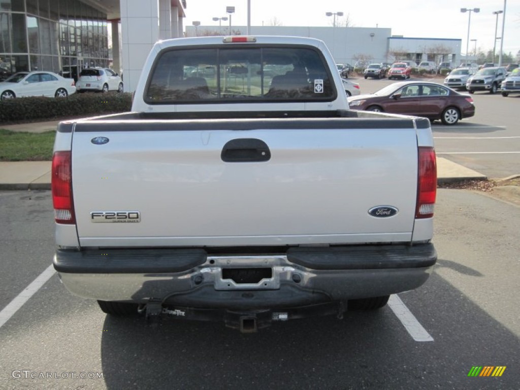 2006 F250 Super Duty FX4 Crew Cab 4x4 - Dark Shadow Gray Metallic / Medium Flint photo #5