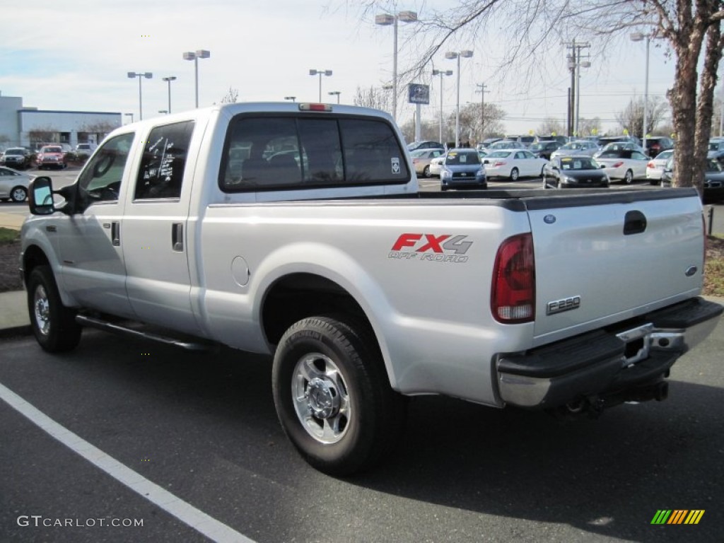 2006 F250 Super Duty FX4 Crew Cab 4x4 - Dark Shadow Gray Metallic / Medium Flint photo #6