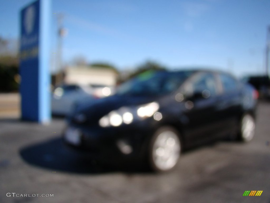 2013 Fiesta S Sedan - Tuxedo Black / Charcoal Black/Light Stone photo #4