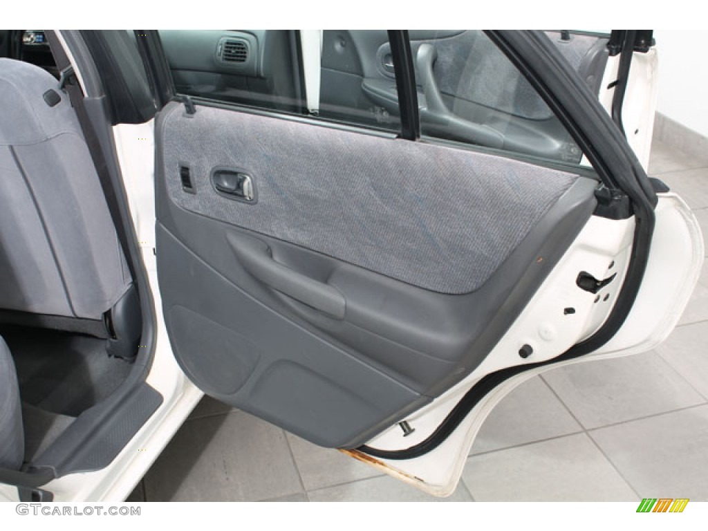 2000 Mazda Protege ES Gray Door Panel Photo #75556692