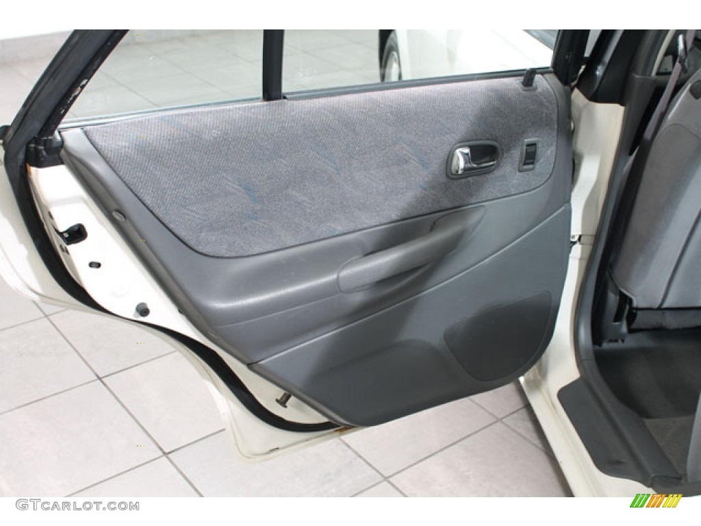 2000 Mazda Protege ES Gray Door Panel Photo #75556701