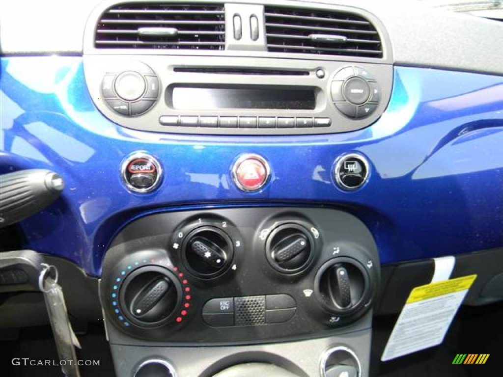 2012 Fiat 500 Pop Controls Photo #75563444