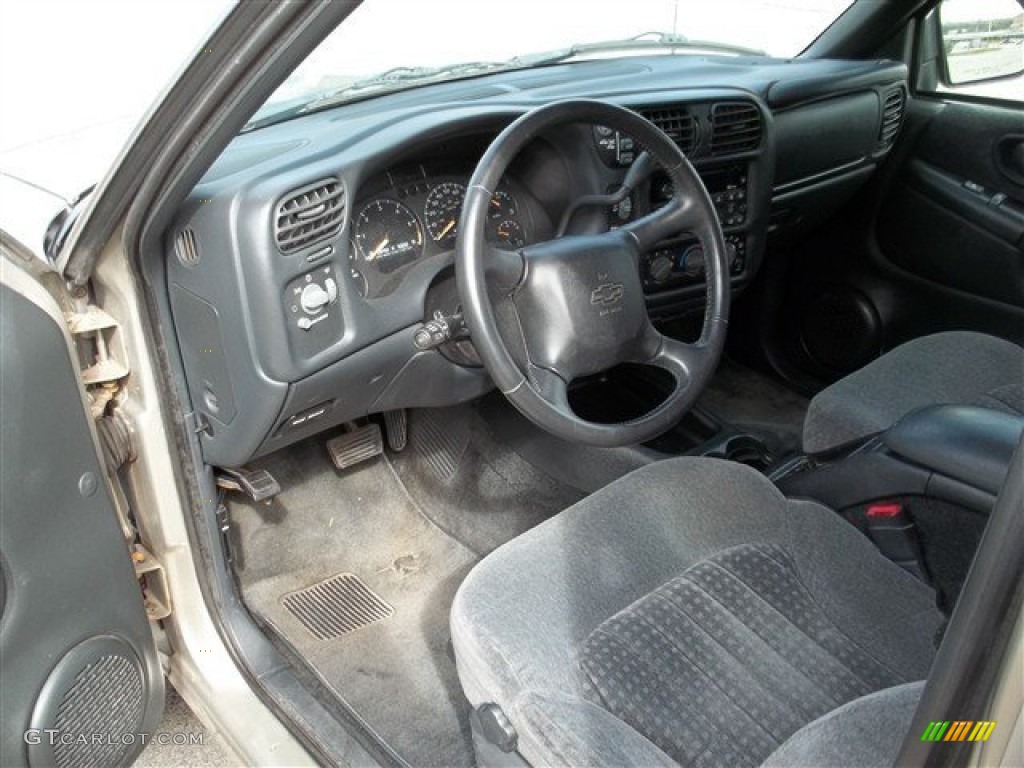 Graphite Interior 2002 Chevrolet Blazer LS 4x4 Photo #75563824