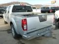 Radiant Silver - Frontier SE Crew Cab 4x4 Photo No. 2