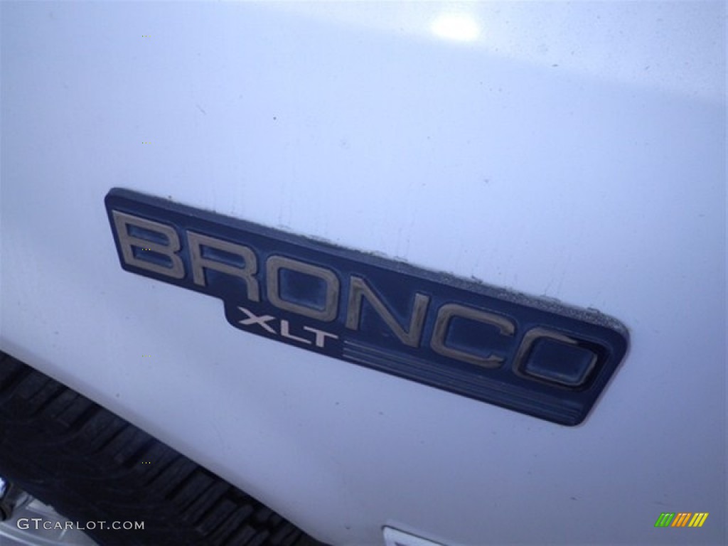 1995 Ford Bronco XLT 4x4 Marks and Logos Photos