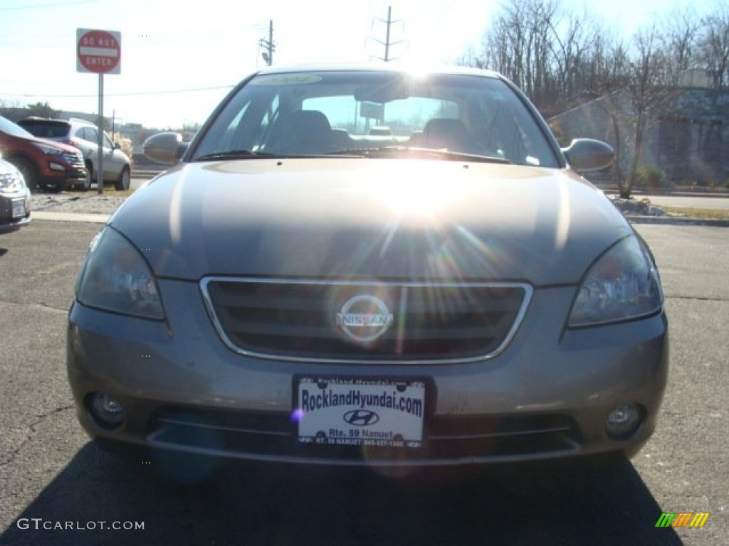 2004 Altima 3.5 SE - Polished Pewter / Blond photo #2