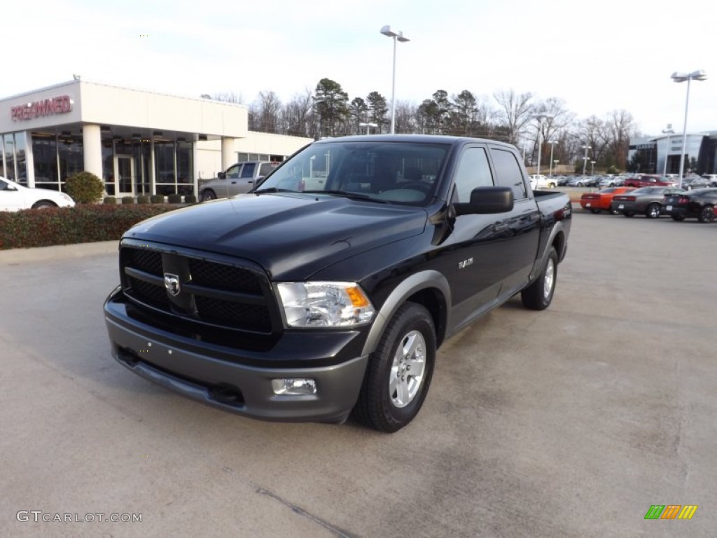 Brilliant Black Crystal Pearl Dodge Ram 1500