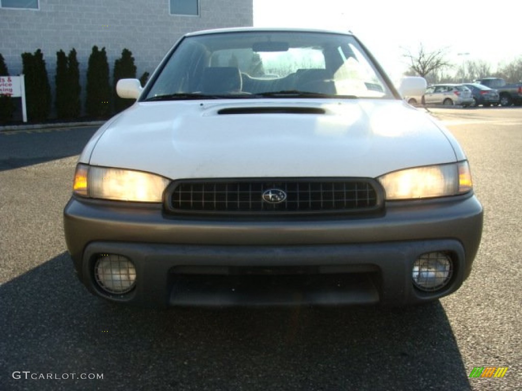1999 Legacy L Sedan - Glacier White / Gray photo #2