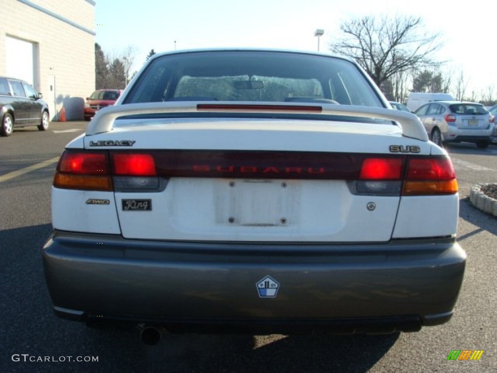 1999 Legacy L Sedan - Glacier White / Gray photo #5