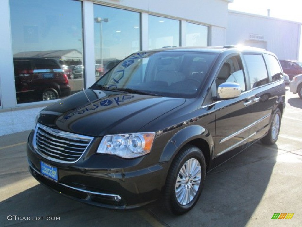 2012 Town & Country Limited - Brilliant Black Crystal Pearl / Black/Light Graystone photo #23