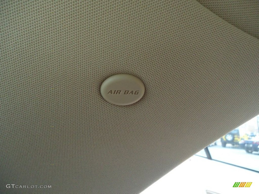 2007 CTS Sedan - Gold Mist / Cashmere photo #41