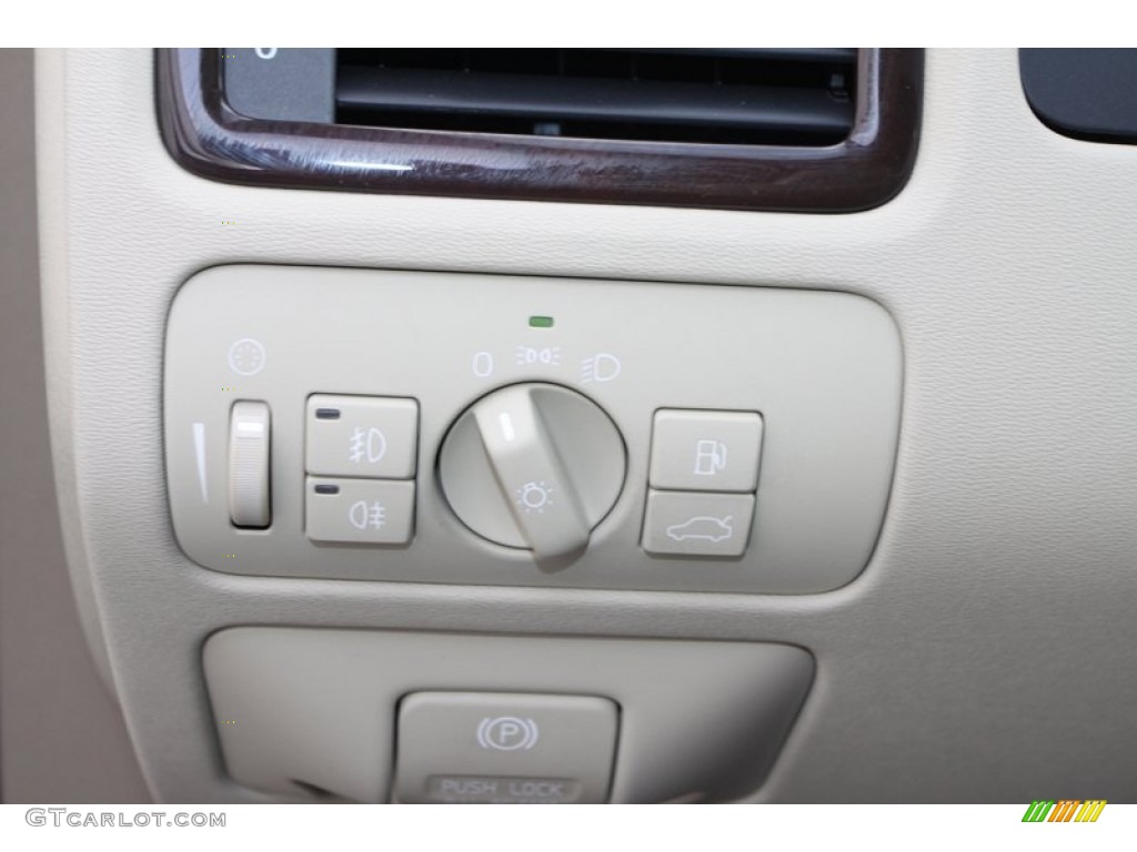 2012 Volvo S80 3.2 Controls Photo #75597743
