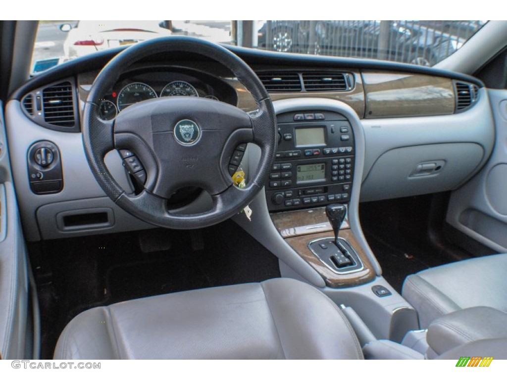 2002 Jaguar X-Type 2.5 Dove Dashboard Photo #75598082