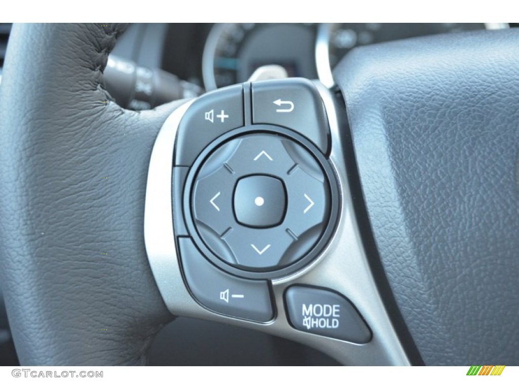 2013 Toyota Camry SE Controls Photo #75599137