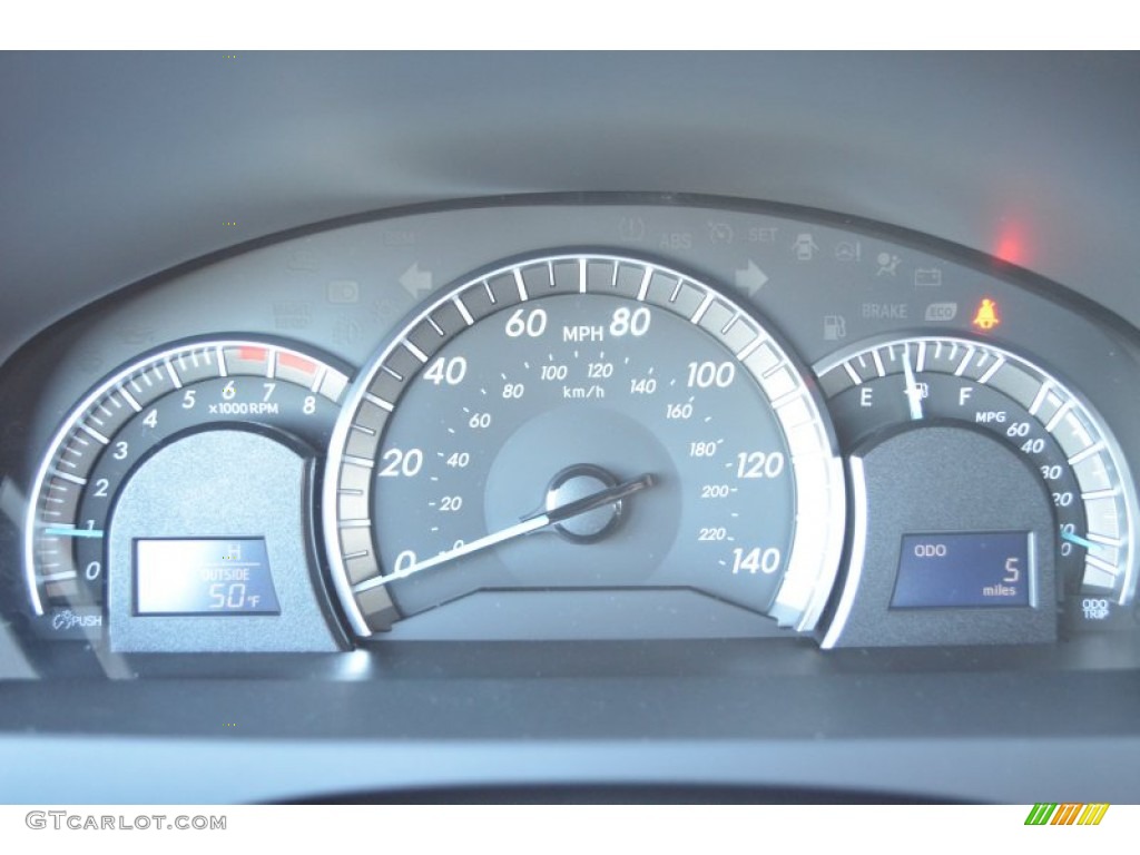 2013 Toyota Camry SE Gauges Photo #75599198