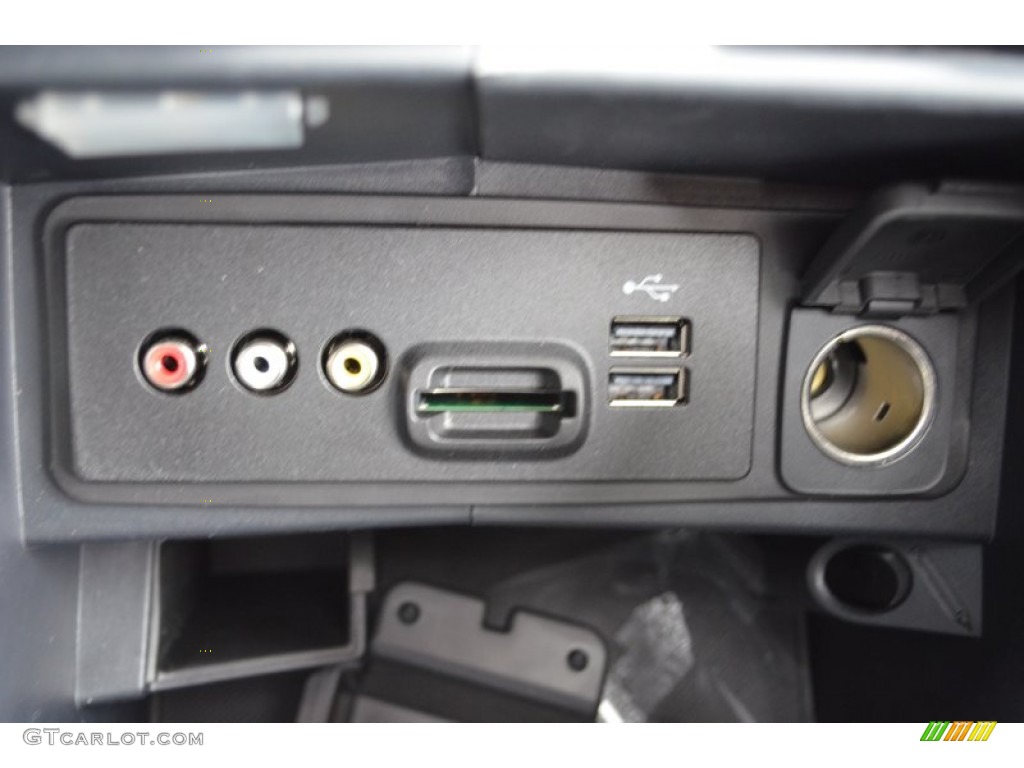 2013 Ford Fusion Titanium Controls Photo #75601517