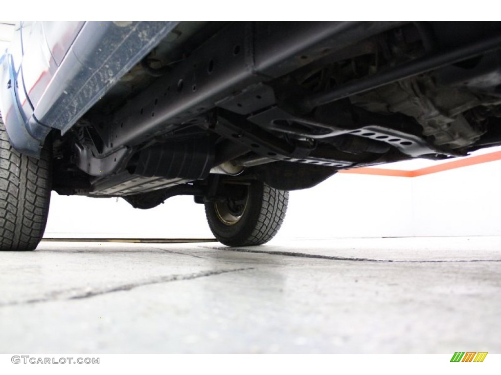 2001 Nissan Frontier SC V6 King Cab 4x4 Undercarriage Photo #75604385