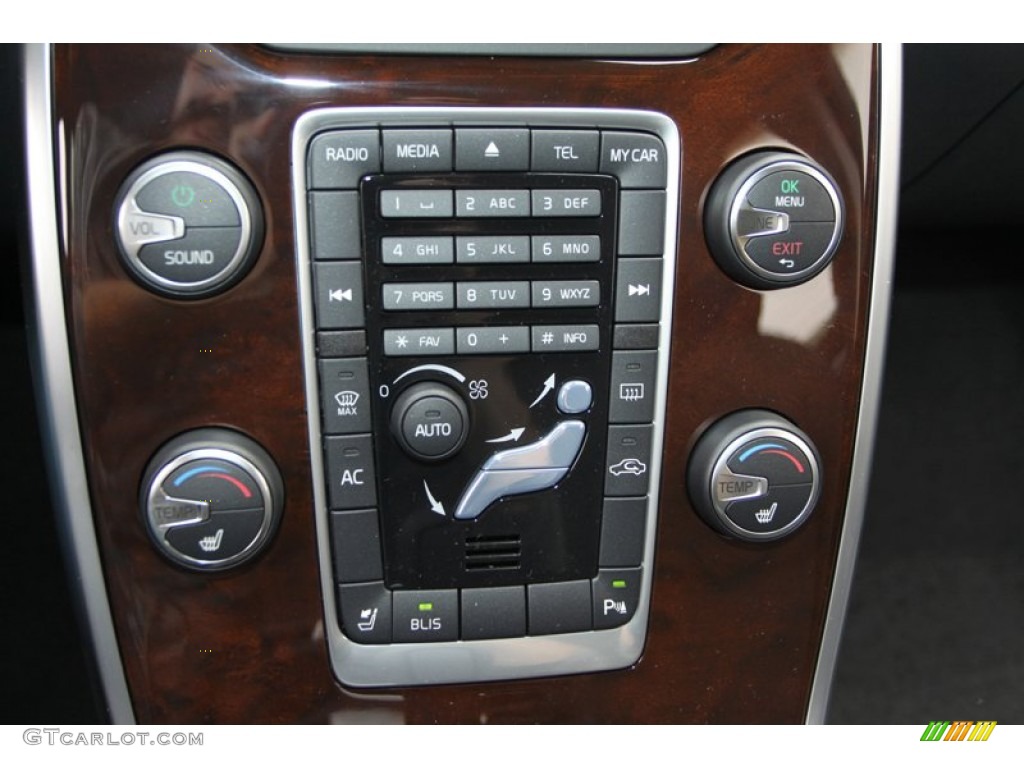 2013 Volvo XC70 3.2 Controls Photo #75605708