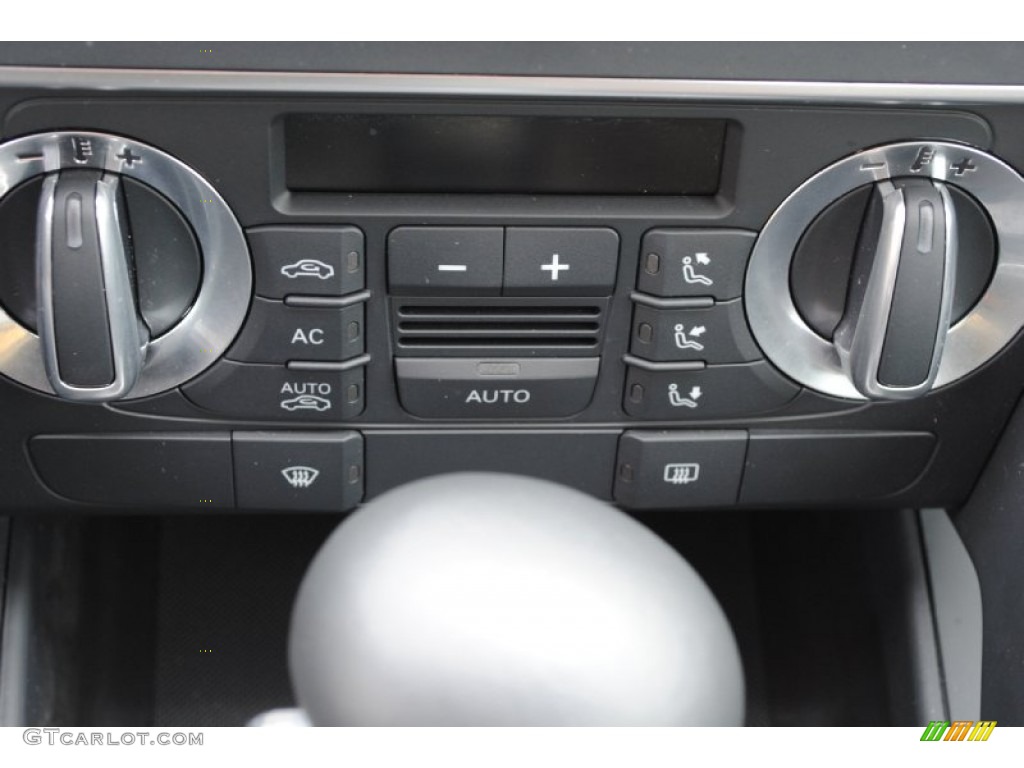 2010 Audi A3 2.0 TFSI Controls Photo #75606839