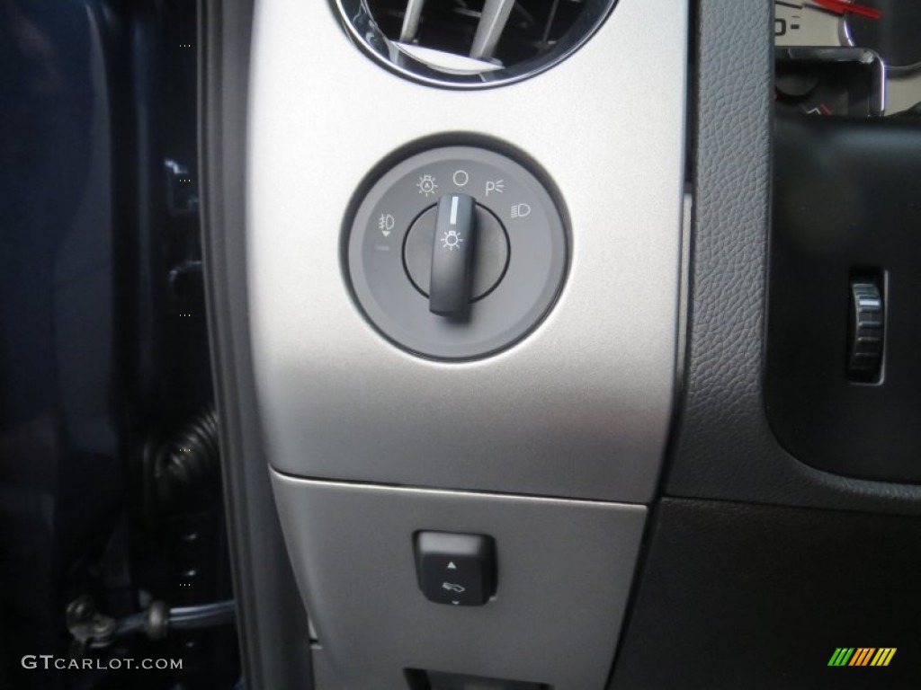 2013 Ford Expedition King Ranch Controls Photo #75607659