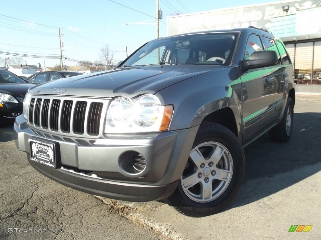 2007 Grand Cherokee Laredo 4x4 - Mineral Gray Metallic / Medium Slate Gray photo #1