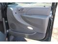 Onyx Green Pearlcoat - Town & Country LXi Photo No. 19