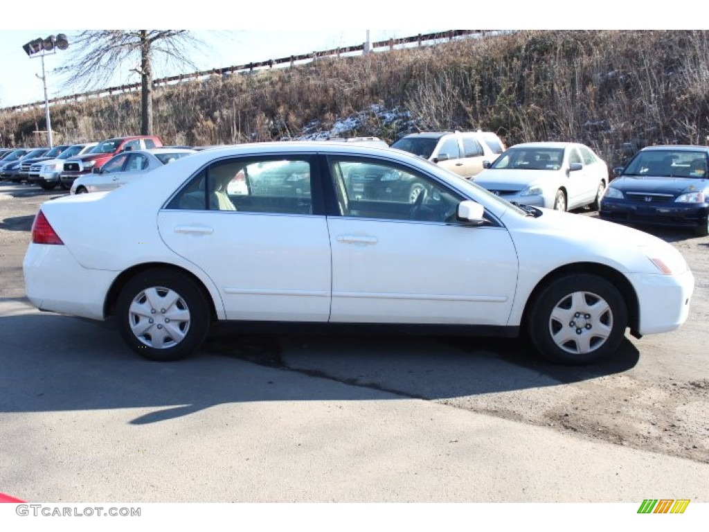 2006 Accord LX Sedan - Taffeta White / Ivory photo #4