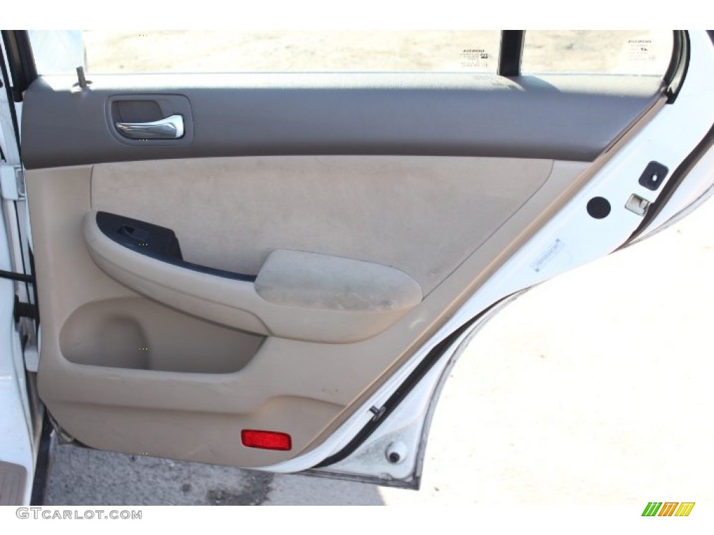 2006 Accord LX Sedan - Taffeta White / Ivory photo #18