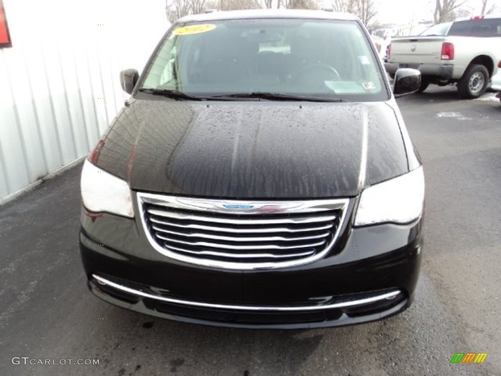 2012 Town & Country Touring - Brilliant Black Crystal Pearl / Black/Light Graystone photo #2