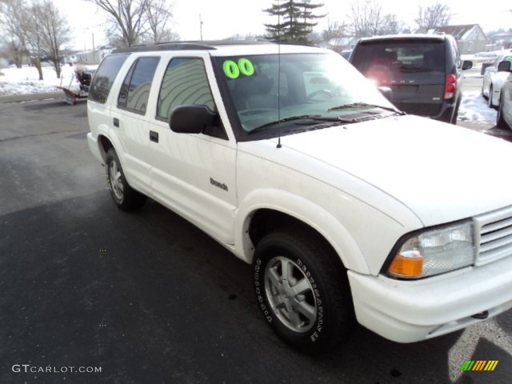 2000 Bravada AWD - Arctic White / Pewter photo #3
