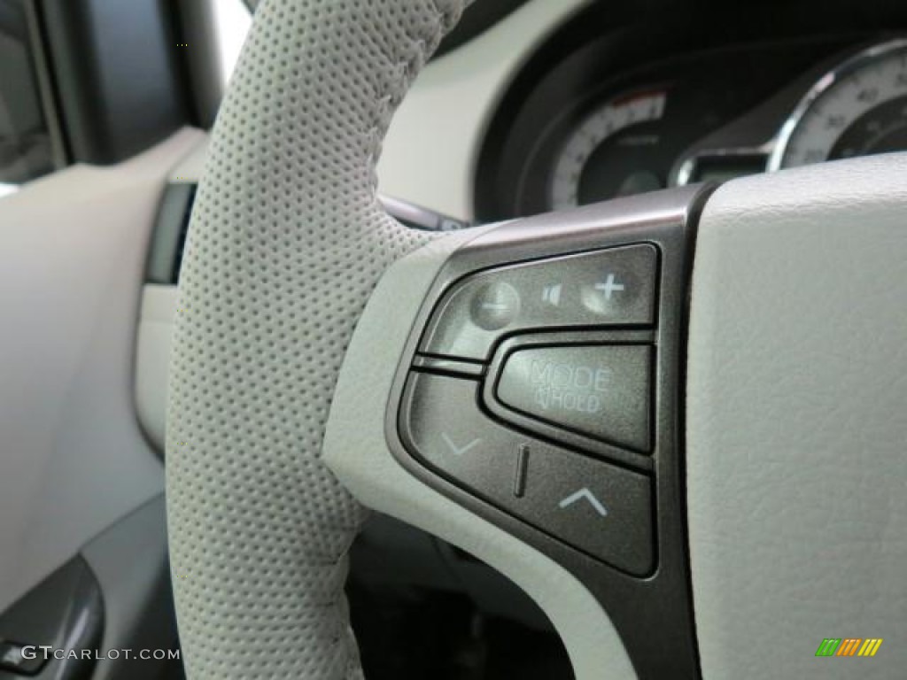 2013 Toyota Sienna SE Controls Photo #75614822