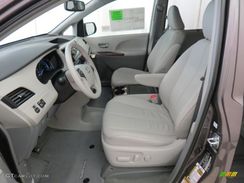 Light Gray Interior 2013 Toyota Sienna XLE Photo #75615071