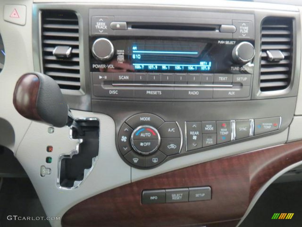 2013 Toyota Sienna XLE Controls Photo #75615150
